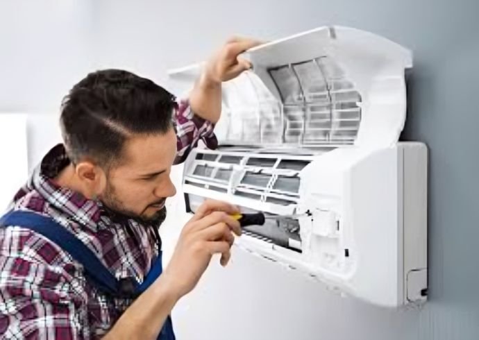 خدمة إصلاح مكيفات الهواء في الرياض